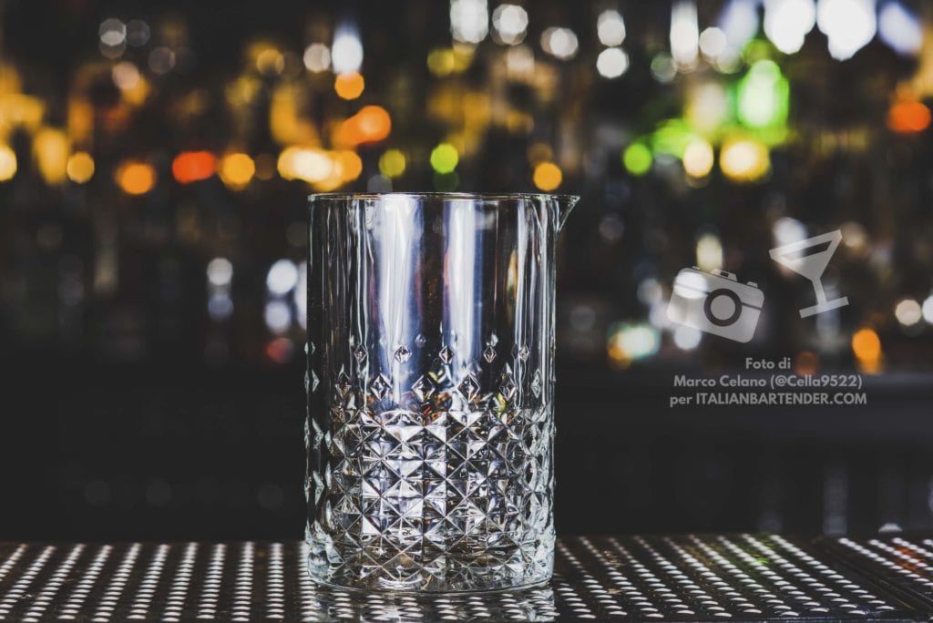 attrezzatura barman: mixing glass