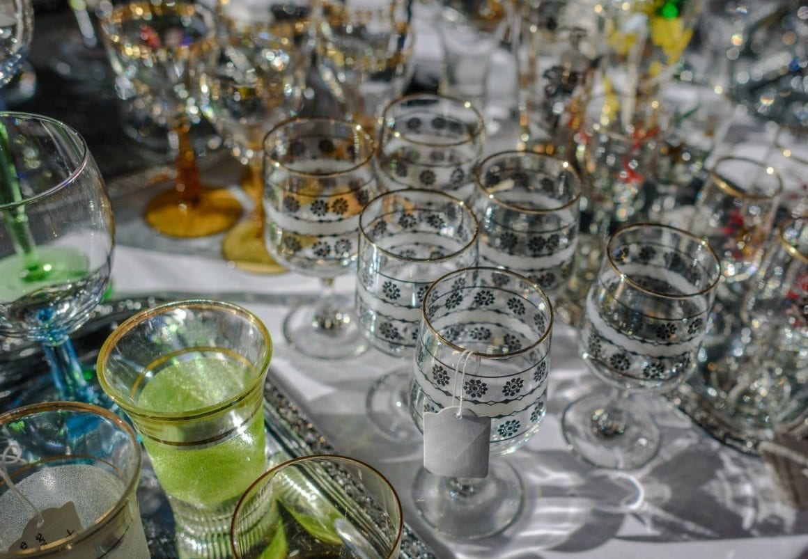 tavolo bicchieri vintage