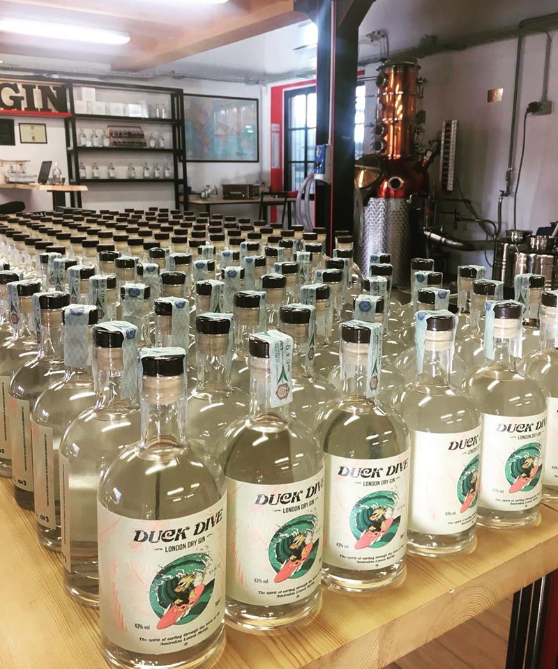 duck dive gin produzione